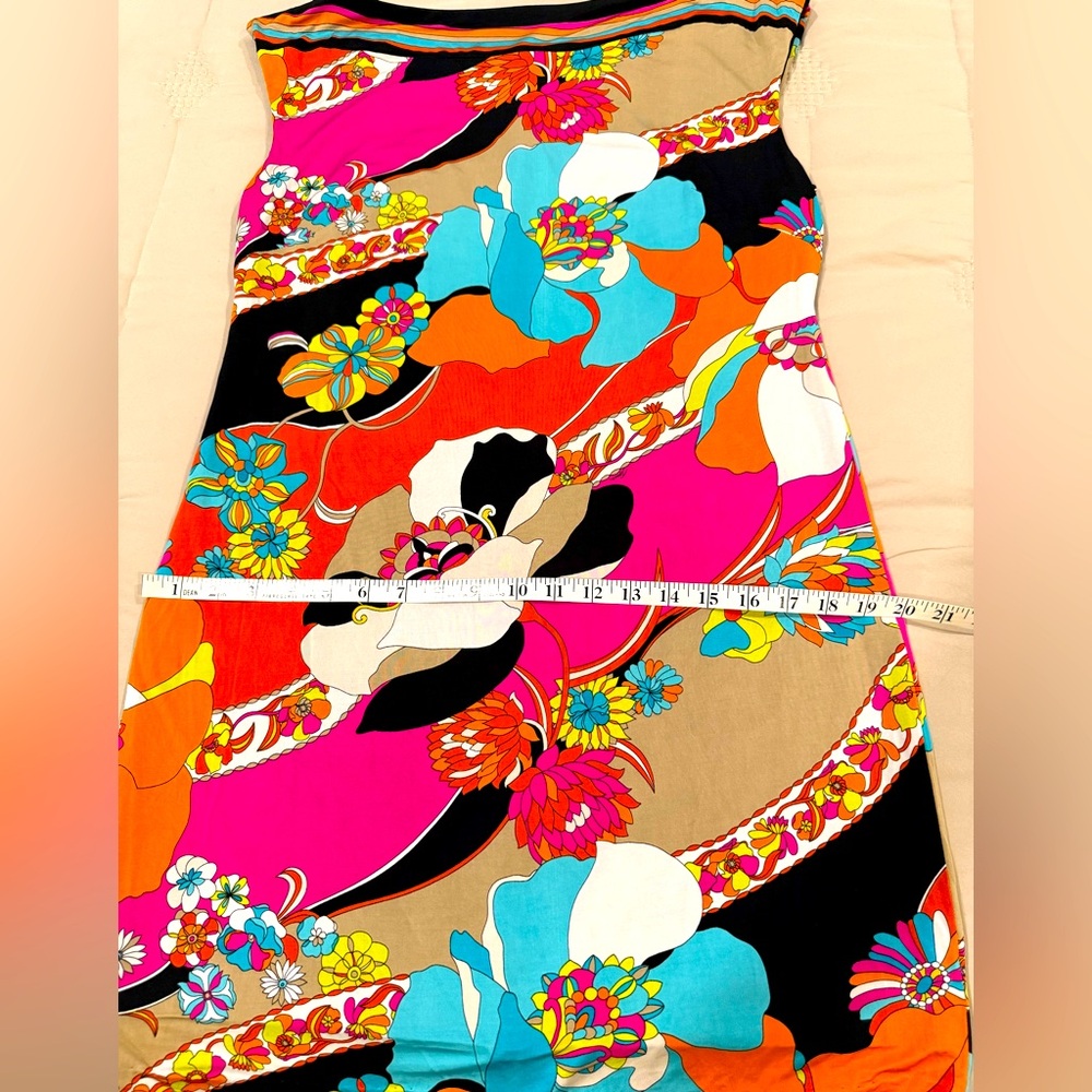 Trina Turk shift dress, L, such beautiful vibrant colors!
Boat neckline - Picture 6 of 8
